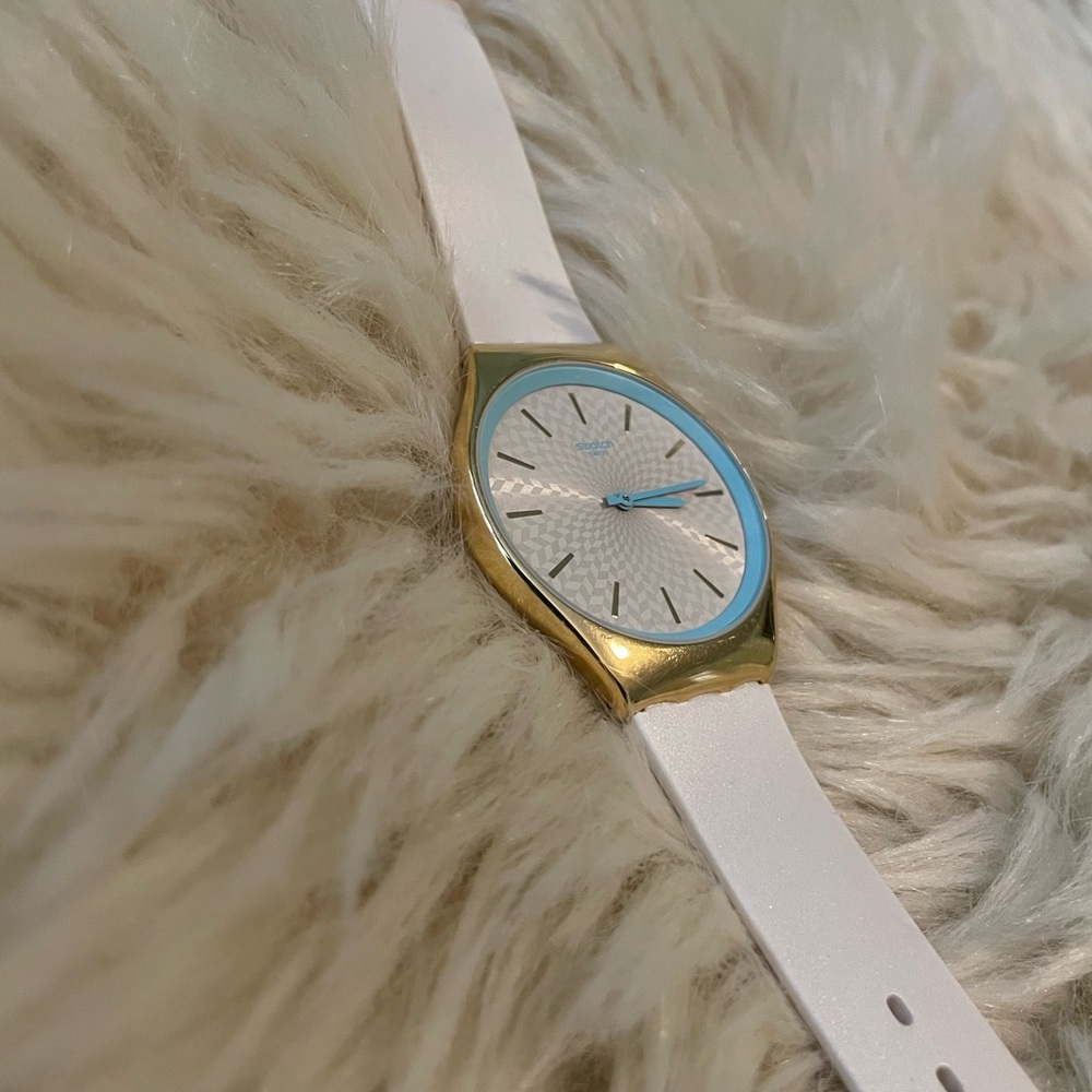 Swatch Coco Ho Watch - Picture 3 of 4